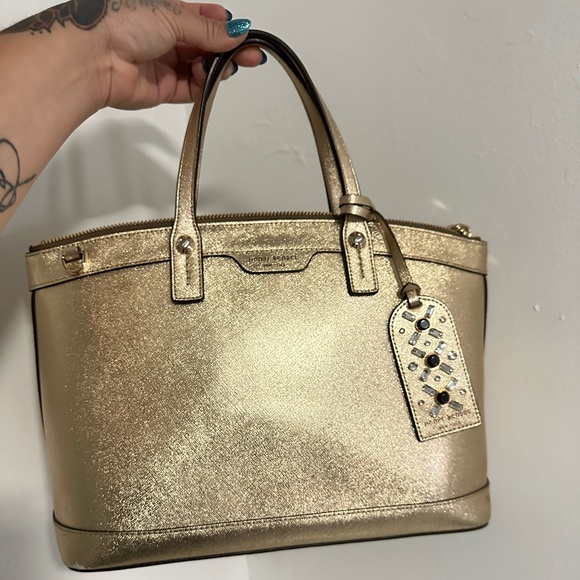 Henri Bendel - Picture 1 of 3